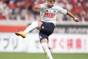 「ロベカルみたい」FC東京・松木玖生の鋭い“ブレ球”直接FKに脚光！「すごい変化してる」
