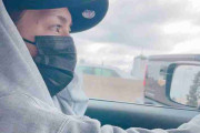 元キンプリ岩橋玄樹、車を運転する姿を公開「聴いて、歌って、ストレス発散しています」