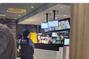 【悲報】アニメアイコン「警察官が制服でマクドナルドを買うのアリ？」