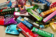 ガムはなぜ売れなくなったのか…売上はピーク時の６割減