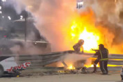 F1第15戦バーレーンGP決勝でハースのロマン・グロージャンが大クラッシュ炎上