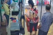 【動画】中国人さん、レジでおっさんが急に倒れた結果…