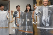 【悲報】医療費を削って雨合羽を募った維新のせいで1400着の子供手作りポリ袋防護服が寄贈されるｗｗｗ
