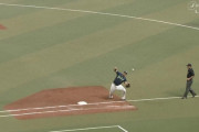 中日ビシエド、ボテボテの一塁線への打球がベースに当たって跳ねてヒットにｗｗｗ