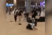 【動画】アメリカ人観光客が現地で見つけた不発弾をイスラエルの空港に持ち込み大パニック・・・