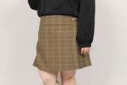 【画像】このスカートのモデルワロタｗｗｗｗｗｗｗｗｗｗｗｗｗｗｗｗ