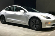 テスラ「モデル3」が日本で値下げ、EV価格競争激化