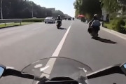 【動画】脇見注意報。ほんの一瞬の気の緩みが大事故に繋がるバイクの車載。