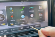 車屋さん「カロッツェリアのカーナビでタッチパネルの反応が悪い時はこれを試してみて！」