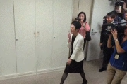 【GIF】蓮舫さんが共産党都議団を訪問した時の様子をごらん下さい