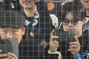 【阪神】大山＆中野、MLB観戦しているところをテレビに抜かれる