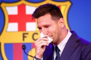 【リーガエスパニョーラ】メッシ、バルセロナ退団会見での「号泣シーン」が泣ける
