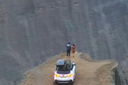 【画像】中国で「車で行ける一番の絶景」がヤバすぎｗｗｗ