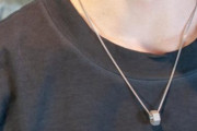 男にオススメのネックレスってある？それとも男はネックレスつけない方がいいの？