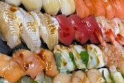 底辺家族「スーパーの寿司おいしーね！！！！！」