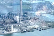 【軍事】マリウポリのアゾフスタリ製鉄所に焼夷弾が撃ち込まれる動画。