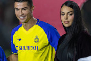 【海外サッカー】「いつも美しい」「最高の女性だ」C・ロナウドに寄り添うジョルジーナさんが幸せな笑み…38歳のバースデー祝う「最愛の人に幸せな日々を」