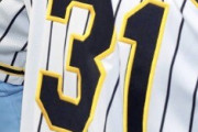 掛布、背番号31を育成選手に付けさせてことにブチギレてて草