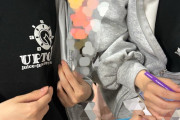 有澤一華ちゃん「江端妃咲ちゃんが入江里咲ちゃんのジップアップパーカーをビローンって下げてジャーンって中身のTシャツも見せてきた」