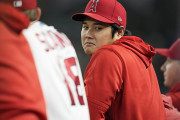 大谷がベンチに現れて、スタンドで起きた異様な光景に全米騒然！←「このユニフォーム姿を・・・」（海外の反応）
