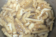 今きつねうどんに乗せるきつね作ってる