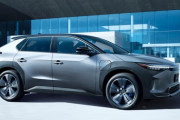 トヨタ、新型バッテリEV「bZ4X」5月12日発売 リース販売のみで価格は600万円～650万円