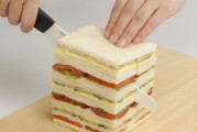 【動画】ナイフの切れ味を見せるために用意した馬鹿みたいなサンドイッチｗｗｗｗｗｗｗｗｗｗｗｗｗｗ