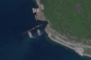 【画像】中国潜水艦が地下基地を使用する場面か、衛星写真が波紋を呼ぶ