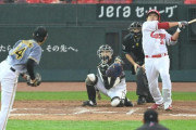 カープ石原の最終打席で能見登板！引退試合8回から捕手で出場。完封負けで7連勝ストップ【広島0-2阪神/試合結果】