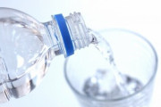 「水を1日2リットル飲むと体に良い」は大嘘！？専門医師が腸内環境を改善する習慣を明かす