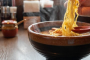 【悲報】有識者「ラーメンの汁を全部飲むな、50代以下で脳卒中になるぞ」