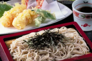 Q.あなたはいま蕎麦うどん屋にいます。どれを注文して無料です。