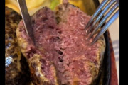 ヤバイと話題になった「生焼けハンバーグ」提供のお店、保健所が立入検査へ…店長「面倒なことになるのでお客様に焼いてもらう方法はなくした」