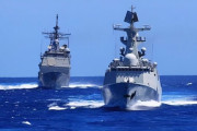 中国軍、米艦船が南シナ海の中国領海に違法に侵入したと発表…艦船と軍機が追尾！