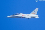 JL-10ジェット練習機で操縦訓練に励む中国海軍航空大学のパイロット候補生！