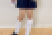 【画像】女子高生がまたルーズソックス吐き出したけど、なんか変じゃね？　【pickup】