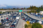 高速道路で渋滞が起こる理由、ガチで謎