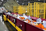【速報】米郵政公社、中国・香港からの国際小包受け取り停止　発展途上国扱いで送料無利用により他社を圧倒的してきたTEMUとアリエク逝くｗｗｗ