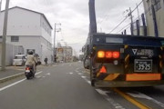 【兵庫】これはどっちが悪い？大型トレーラーの大回り左折に突っ込むおばちゃんスクーターの映像が話題に。