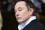 イーロン・マスク、自分のツイートをおすすめに出すよう指示 → イーロンだらけになりユーザーから批判殺到