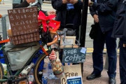 海外「香港人に無料のコーヒーを渡していた日本人が警察に目をつけられる」