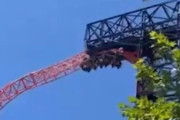 【動画】中国のジェットコースター、逆さまで1時間停止…
