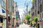 世田谷で小学生女児への不同意わいせつ容疑で逮捕されたウズベキスタン人配達員は、架空名義でフードデリバリー配達員に登録していた