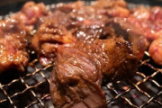 Z世代さん、路上で焼肉パーティを開催