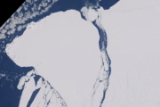 【緊急】南極の氷、割れるYWYWYWYWYWYWYWYWYWY