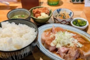 【画像】行列のできる生姜焼き定食、めちゃくちゃ美味そう🫪