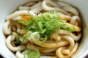 マナー講師「これが伊勢うどんの正しい食べ方とされています」