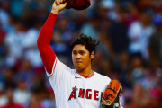 【東スポ】大谷翔平　右ヒジ手術を決断「このままエンゼルスを去る」との見方強まる