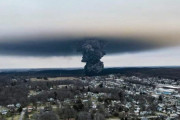 【動画】米オハイオ州、チェルノブイリ級の列車爆発汚染事故？ メディアは報道規制か…