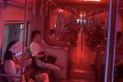 【画像】中国「電力足りないから地下鉄を節電モードにするわ」